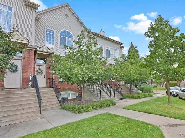 30707 Ardmore Ct, Novi, MI 48377