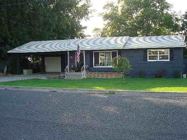 2nd image of 3514 8th St E