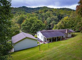 4697 Okey L Patteson Rd, Scarbro, WV 25917