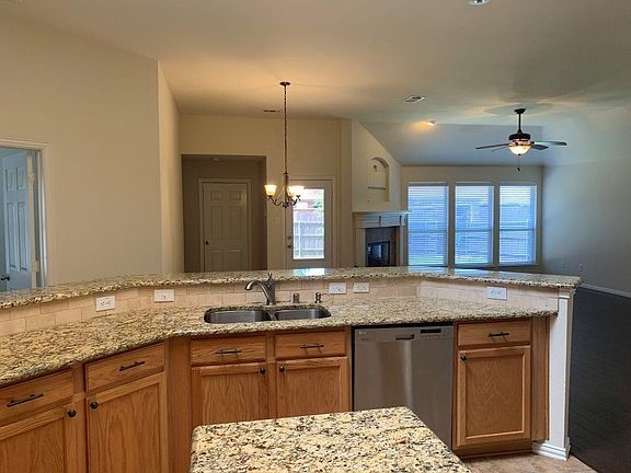 3rd image of 1600 Idlewild Dr