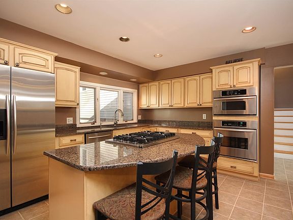 2nd image of 3450 Wexford Ct