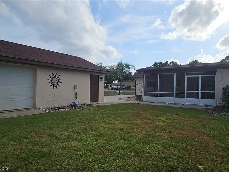 4018 Vilabella Dr — Photo 23