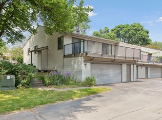 4484 Arden View Ct, Arden Hills, MN 55112