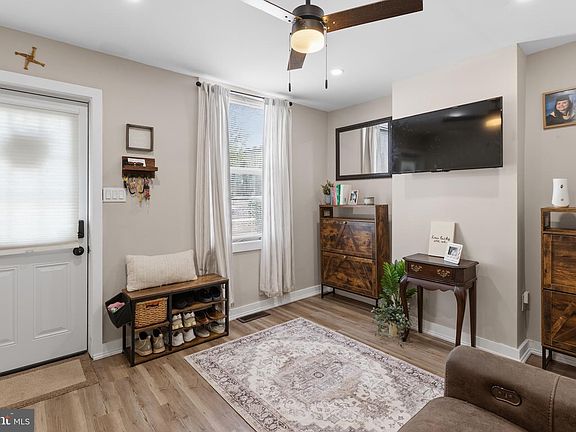 3rd image of 2734 Haworth St