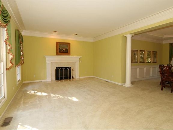 Formail living room