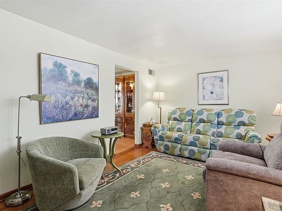 5th image of 149 Speer St