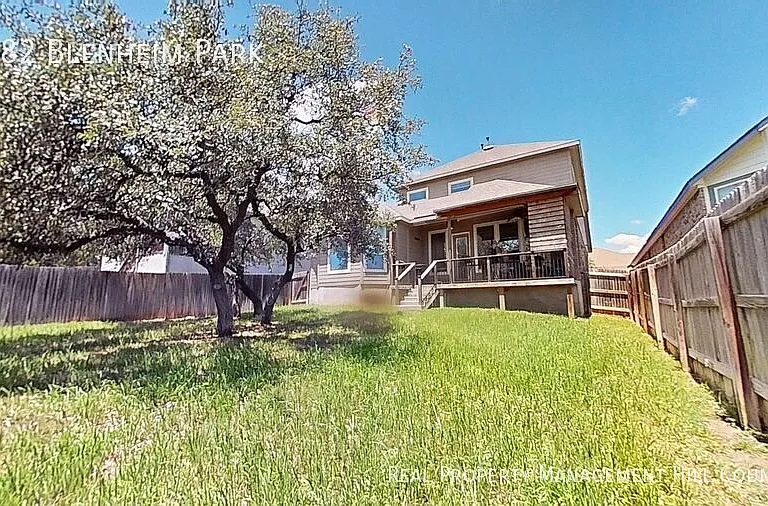3282 Blenheim Park — Photo 2