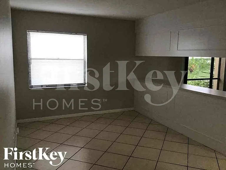 3415 SE 4th Ave — Photo 5