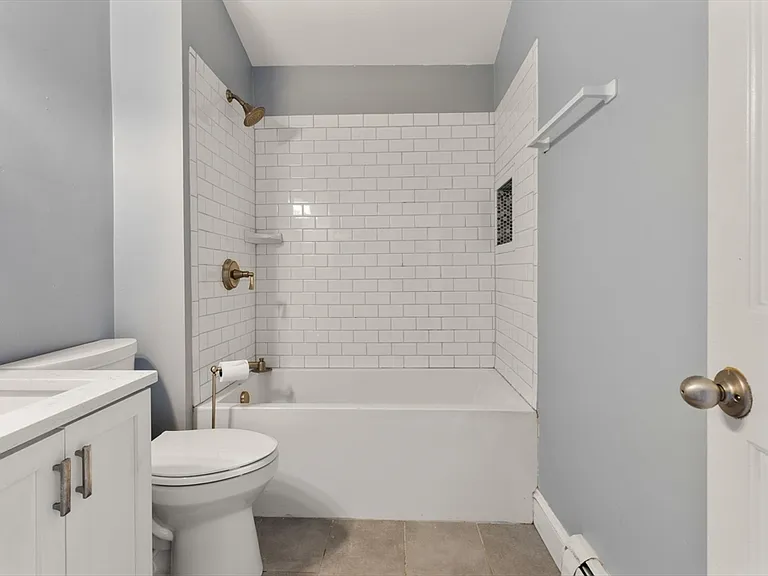 17 Sackville St #3 — Photo 16