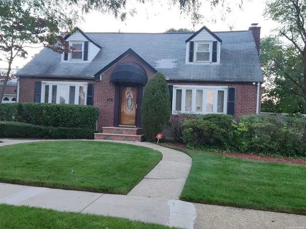 105 Nassau Parkway, Hempstead, NY 11550