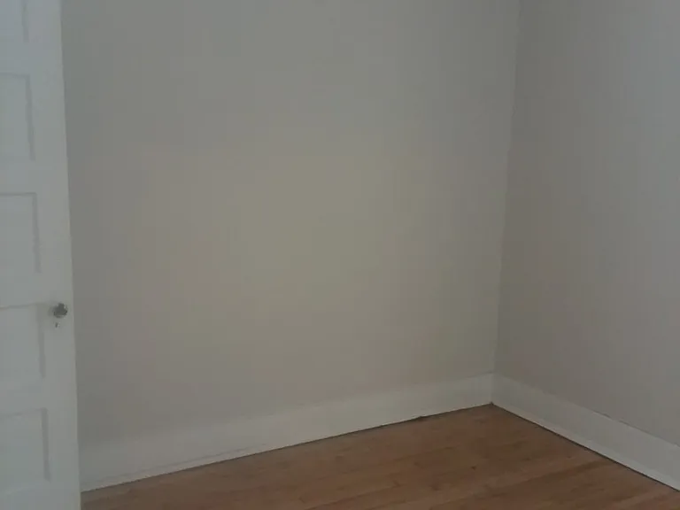 Large Spacious 4 Bedroom UPPER with Large Living Room and Dining Area!! — Photo 21