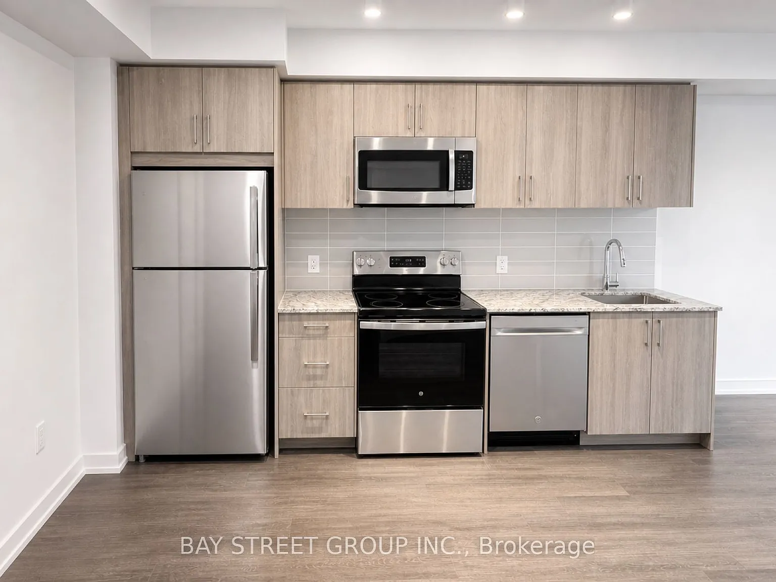 2 bed, $2,050 — Photo 2