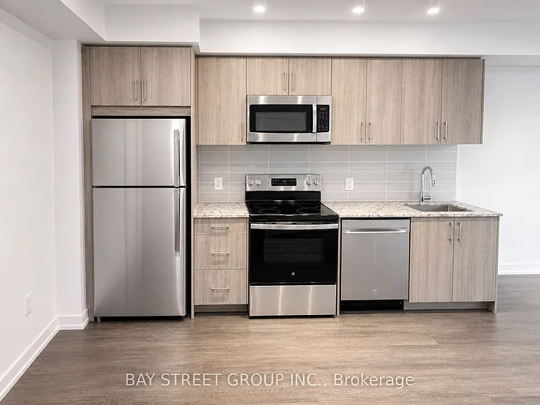 4010 Eglinton Ave W #1016 — Photo 2