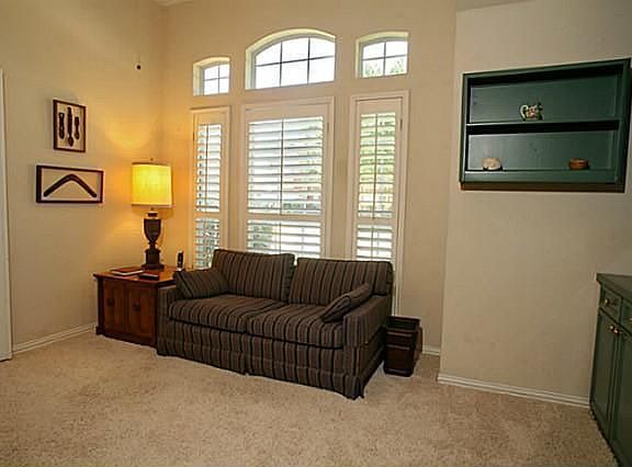 3rd image of 1424 Sussex Dr