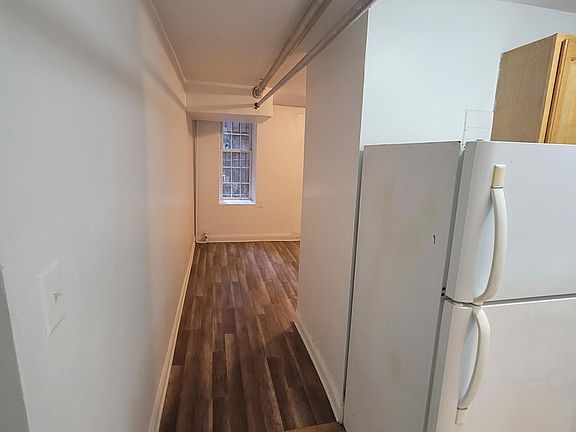 2nd image of 2403 Creston Ave #Basement