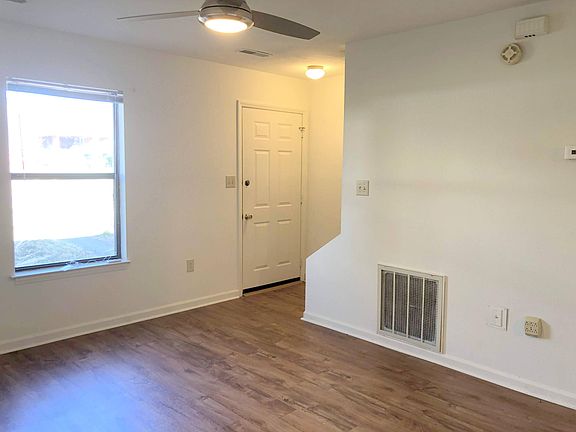 5th image of 2821 Clarendon Ave NW