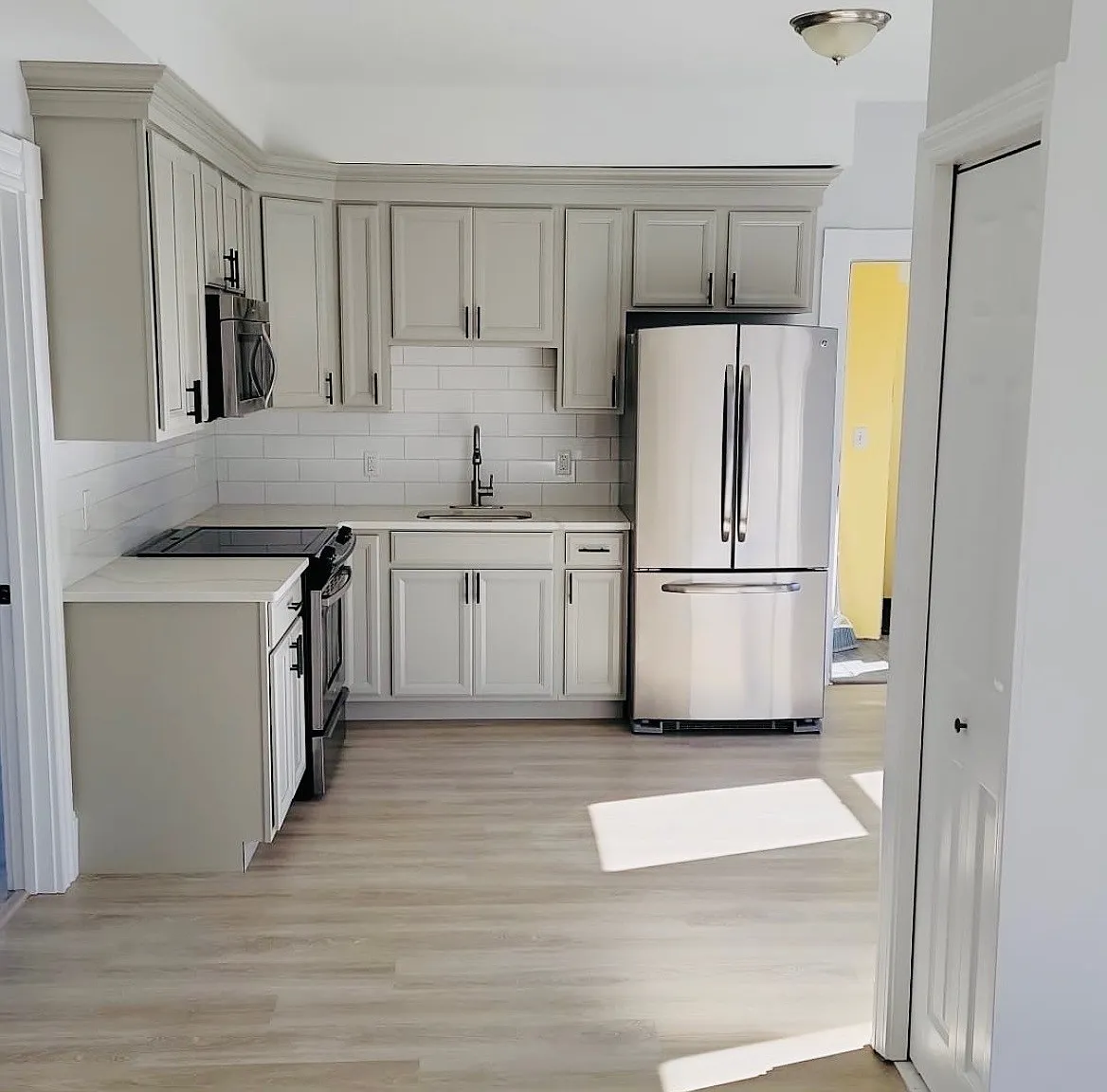 3 bed, 1150 sqft, $3,200 — Photo 3