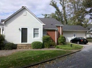 595 W Crossville Rd, Roswell, GA 30075