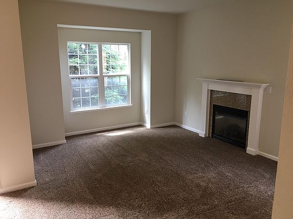 2nd image of 418 E Evelyn Ave