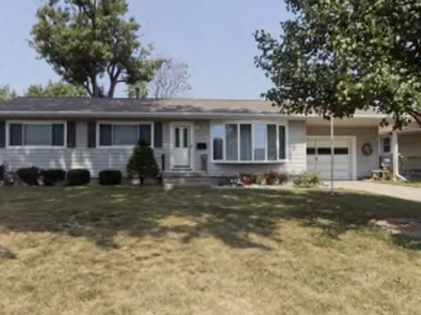 69 Colorado Dr, Decatur, IL 62526