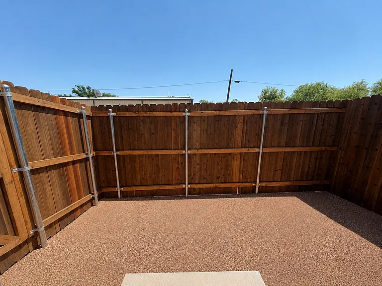 215 E Avenue K #B — Photo 17