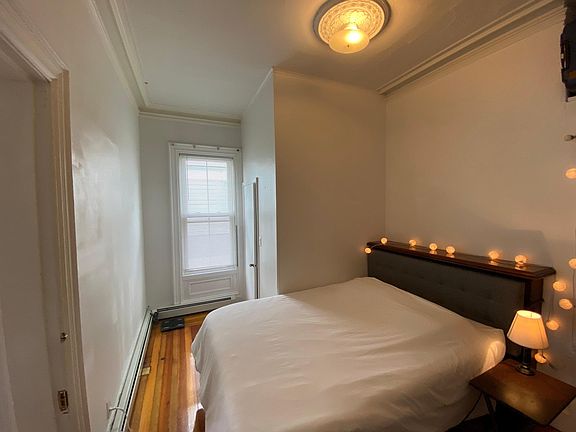3rd image of 343 Thayer St #1F