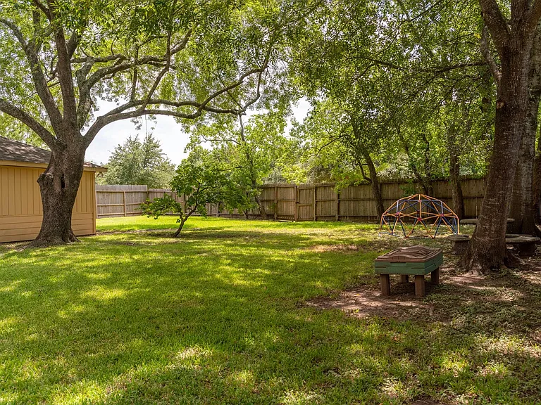 1704 Crystal Hills Dr — Photo 25