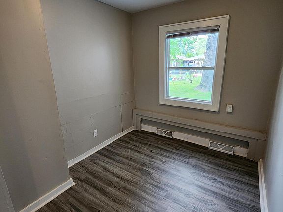 3rd image of 3515 164th St