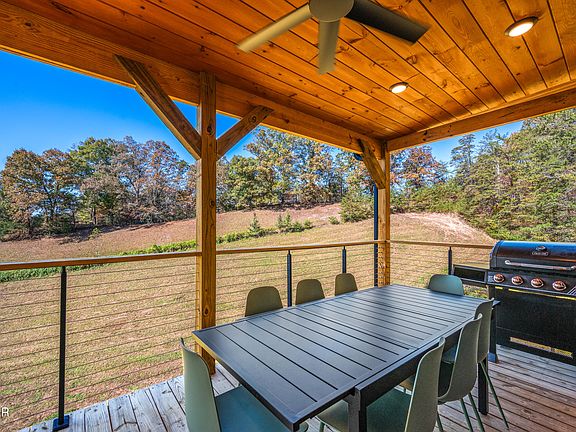 53rd image of 3005 Nellie Dr