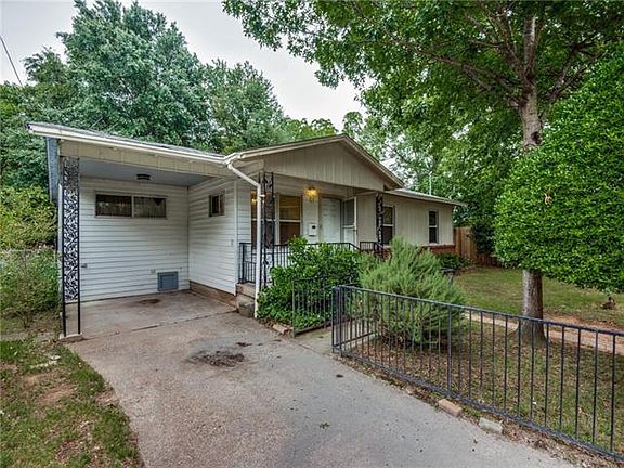 2nd image of 414 Lilac Ln