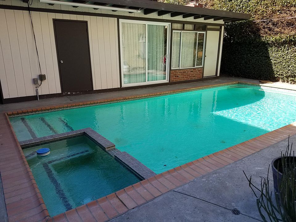 2nd image of 3553 Ashwood Ave