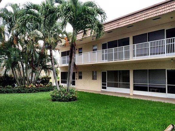 5th image of 638 Snug Harbor Dr APT 2