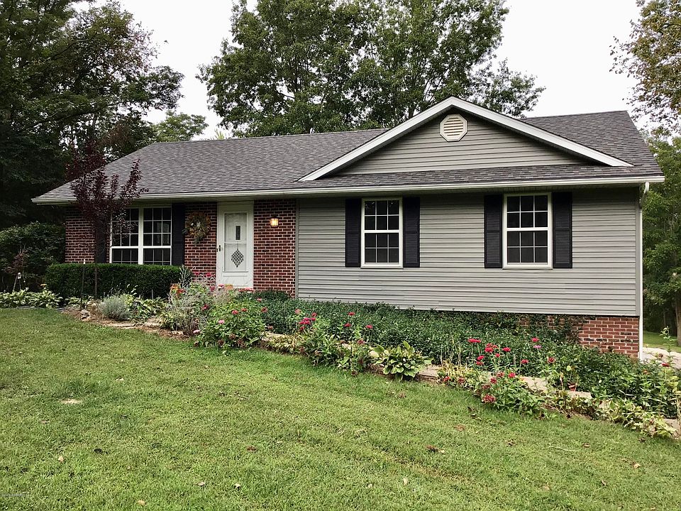 1st image of 221 Verdant Ln