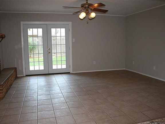 4th image of 2305 SE 11th St