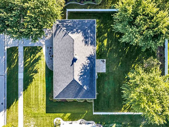 2nd image of 1233 Drews Dr