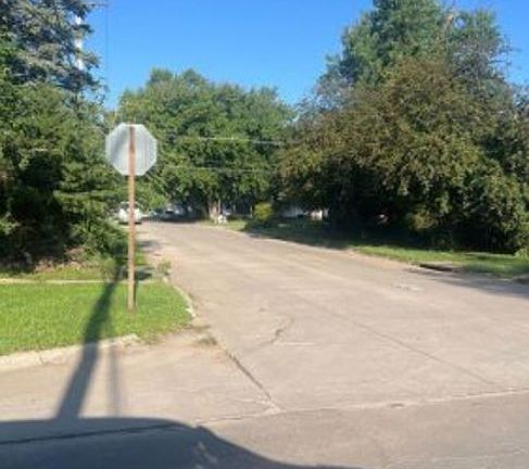 Exterior Neighborhood (street photo)