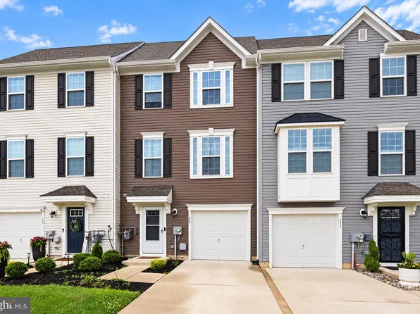 109 Plaza Dr, Sicklerville, NJ 08081