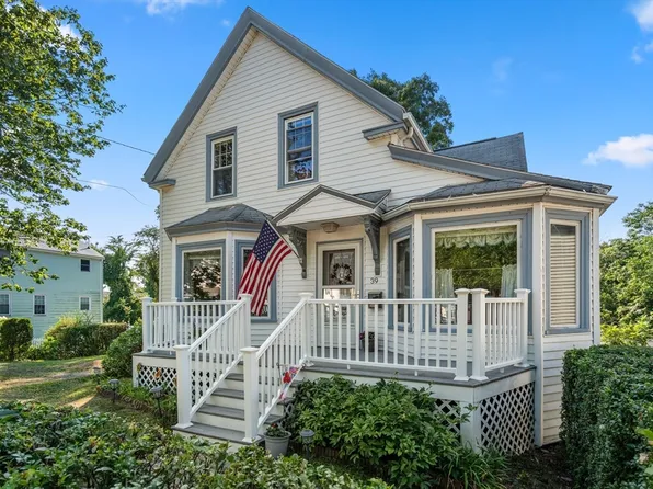 39 Fountain St, Braintree, MA 02184
