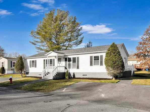 15 Arcadia Dr, Taunton, MA 02780