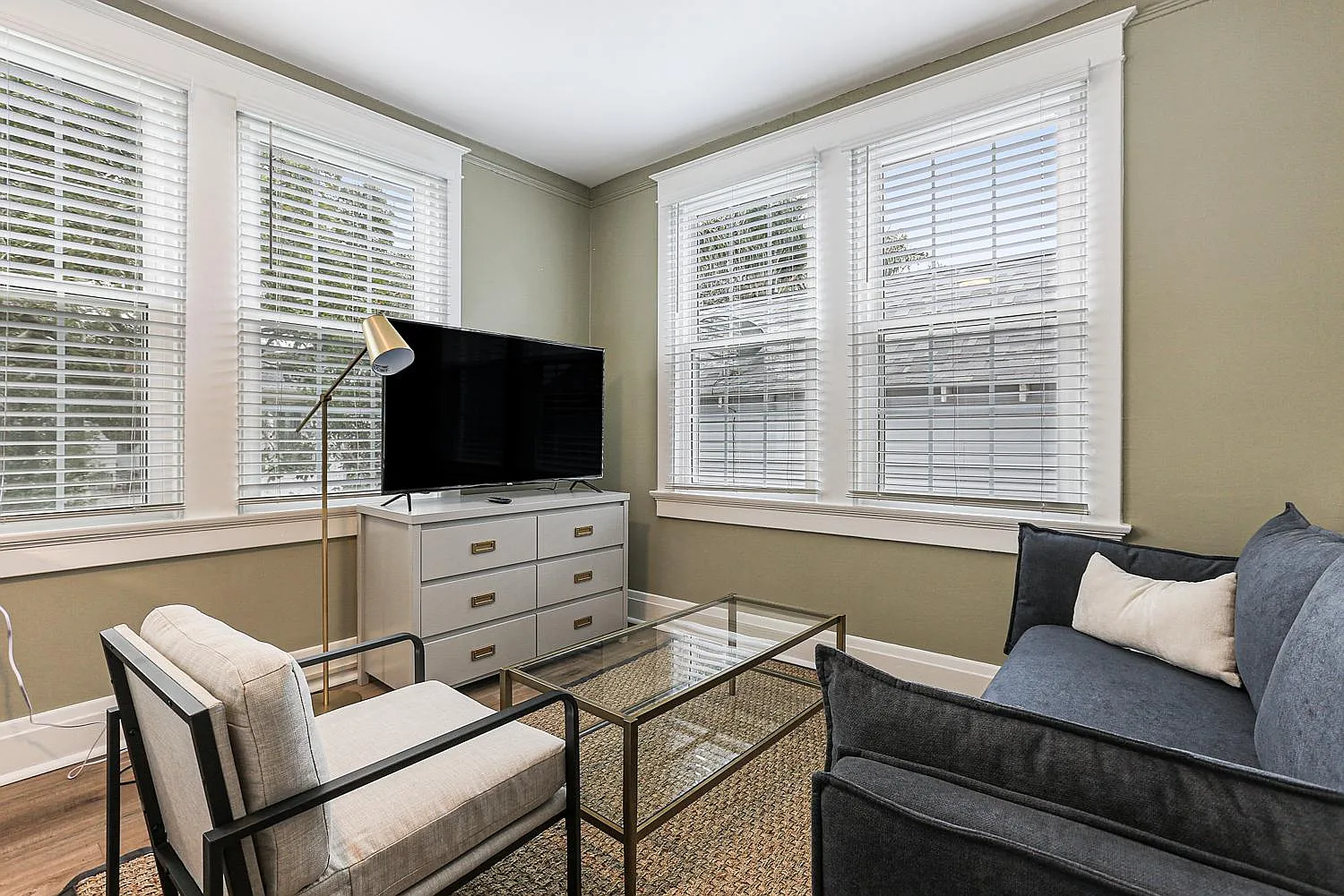 1 bed, 500 sqft, $1,600 — Photo 1