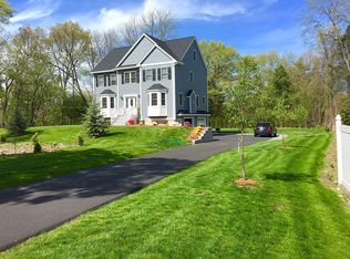 35 Shawsheen Ave, Wilmington, MA 01887