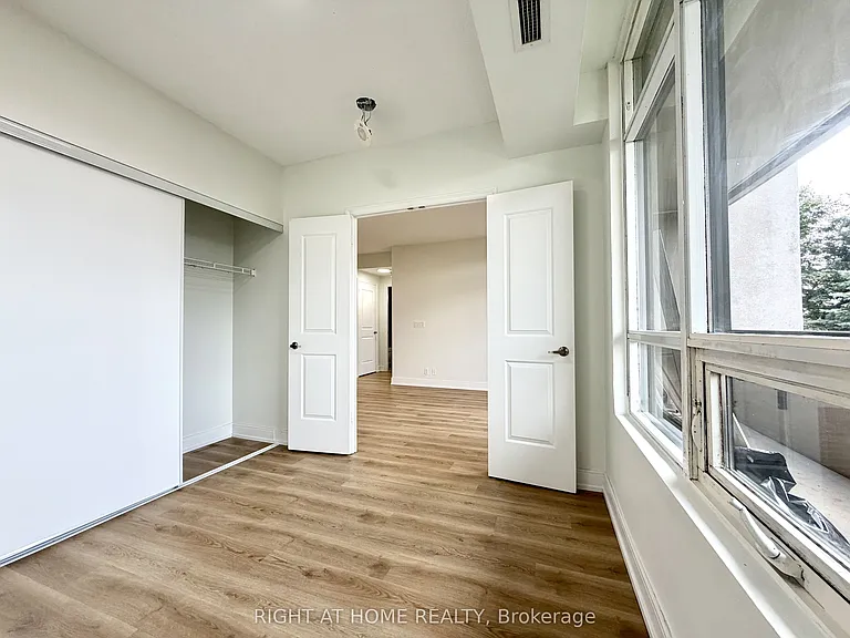 9235 Jane St #214 — Photo 26