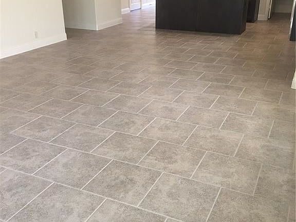 4th image of 713 Paintbrush Ct