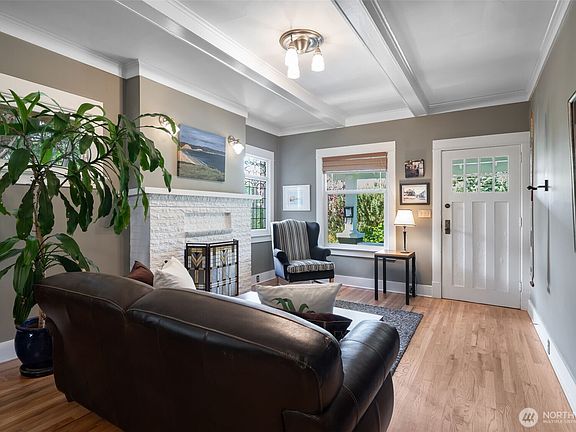 5th image of 4010 Ashworth Avenue N