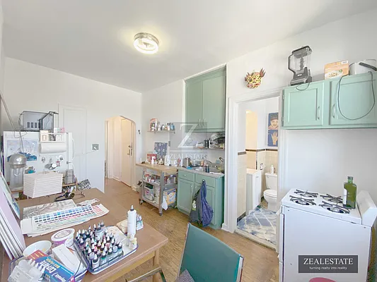 Rented by ZealEstate Group Inc | media 27