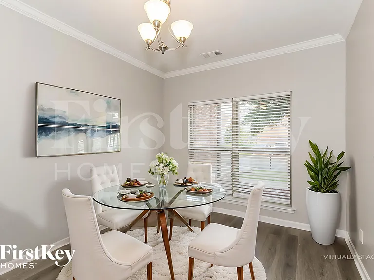 2045 Kensington Ct — Photo 6