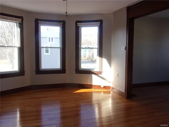 5th image of 67 Franklin St