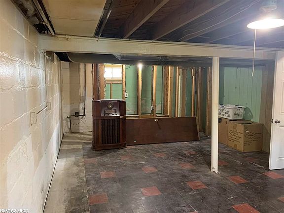 5th image of 19379 Voiland St
