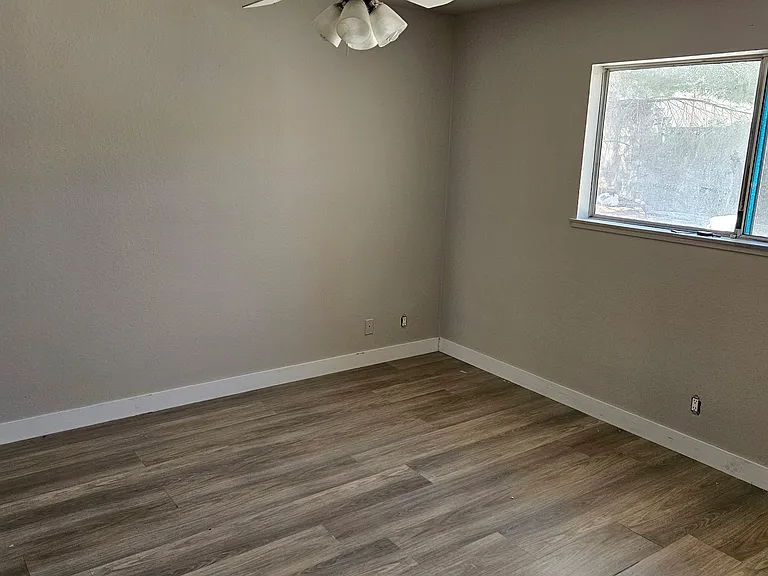 1016 Eugene Cernan St — Photo 2