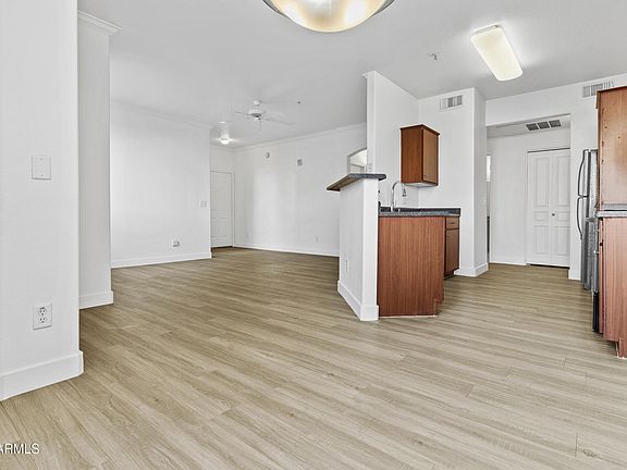 4th image of 1941 S PIERPONT Drive #1013